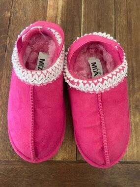 MIA Girls Bright Pink Faux-Fur Slip-On Moccasin Slippers
